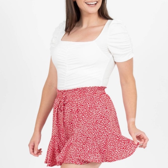 Red Leopard Ruffle Shorts - Size L - Picture 2 of 5